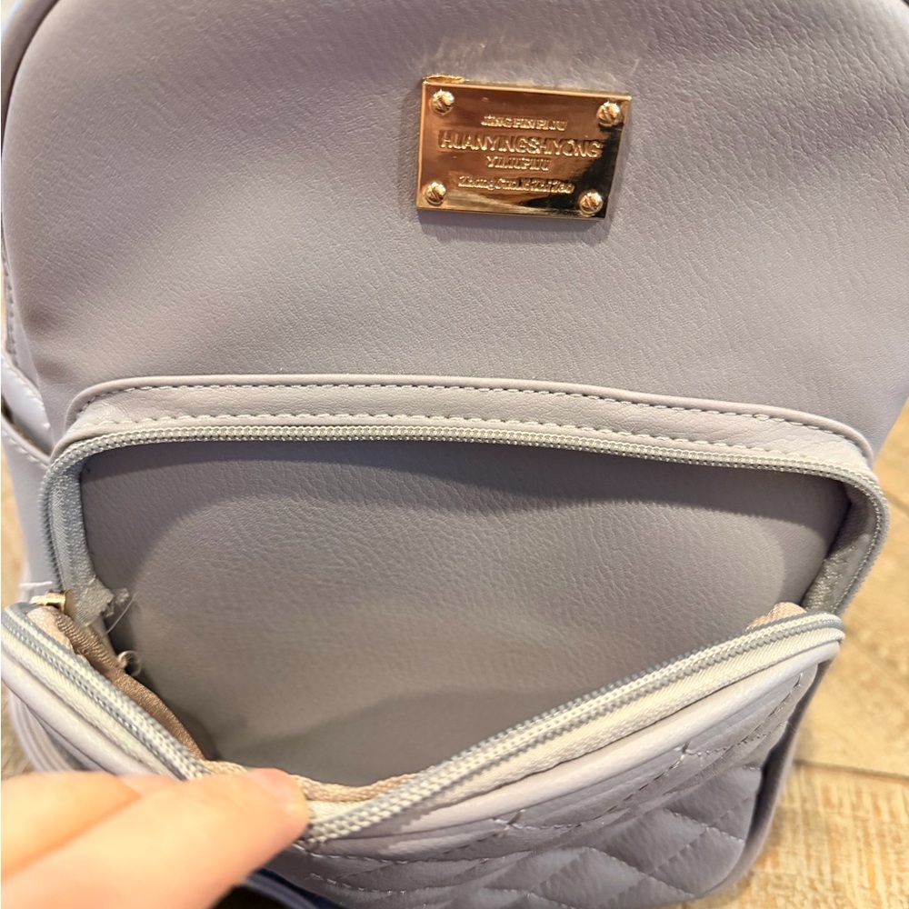 Versatile Light Gray Quilted Backpack - image 7